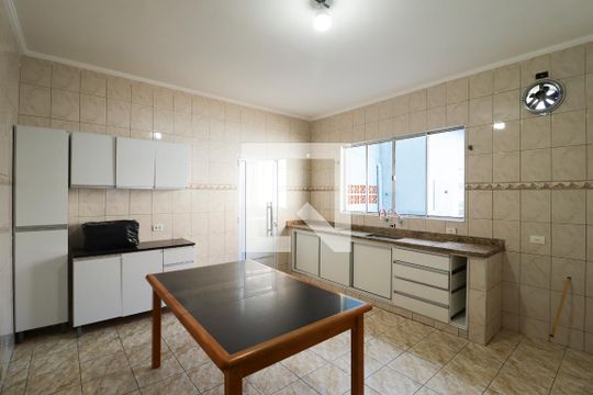 Cozinha de casa à venda com 4 quartos, 500m² em Vila Romero, São Paulo