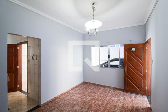 Casa à venda com 4 quartos, 500m² em Vila Romero, São Paulo