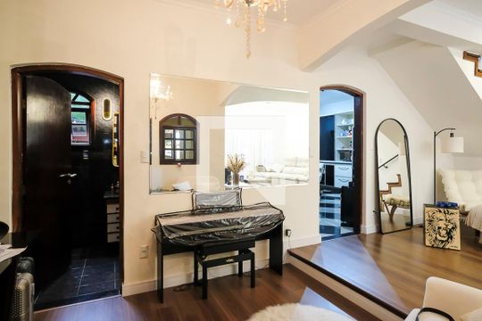 Sala de casa à venda com 3 quartos, 243m² em Nova Gerti, São Caetano do Sul
