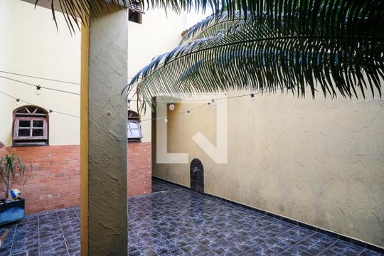 Quintal de casa à venda com 3 quartos, 243m² em Nova Gerti, São Caetano do Sul
