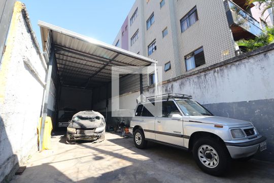 Área externa  de casa à venda com 4 quartos, 277m² em Itapoã, Belo Horizonte