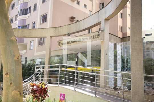 Fachada de apartamento à venda com 3 quartos, 75m² em Setor Bueno, Goiânia