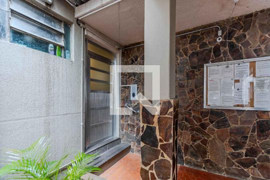 Condomínio de apartamento à venda com 1 quarto, 46m² em Azenha, Porto Alegre