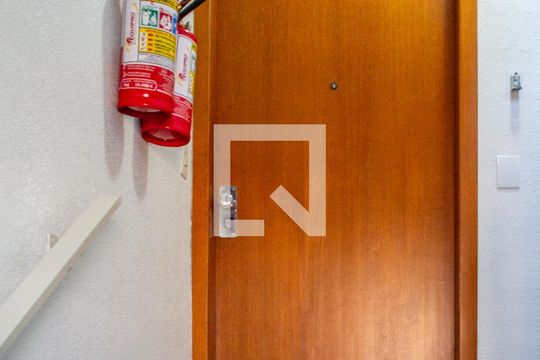 Entrada de apartamento para alugar com 2 quartos, 74m² em Nonoai, Porto Alegre