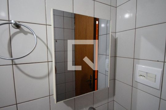 Banheiro de apartamento para alugar com 1 quarto, 44m² em Parque Industrial Lagoinha, Ribeirão Preto