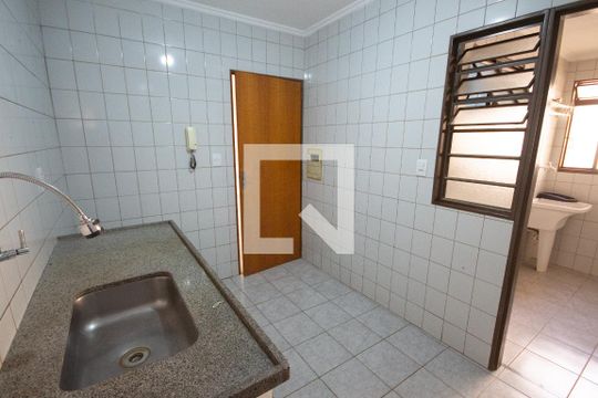 Cozinha de apartamento para alugar com 1 quarto, 44m² em Parque Industrial Lagoinha, Ribeirão Preto