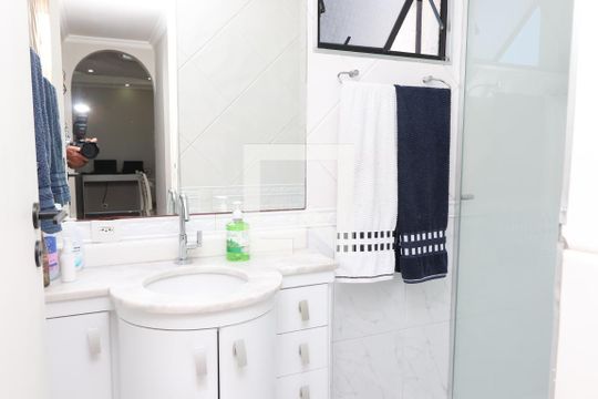 Banheiro de apartamento à venda com 2 quartos, 50m² em Quinta da Paineira, São Paulo