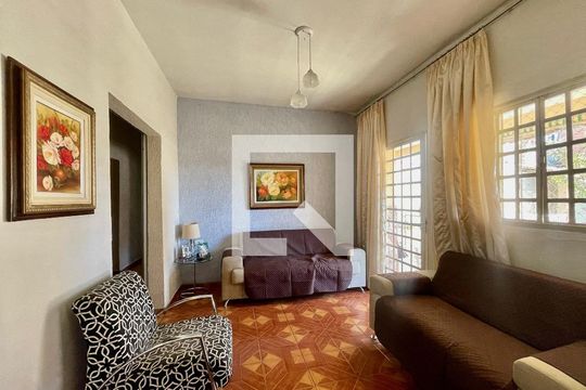Sala de casa à venda com 5 quartos, 300m² em Betânia, Belo Horizonte