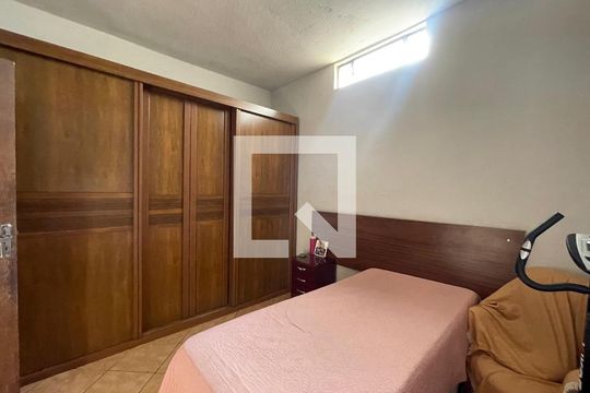 Quarto 1 de casa à venda com 5 quartos, 300m² em Betânia, Belo Horizonte