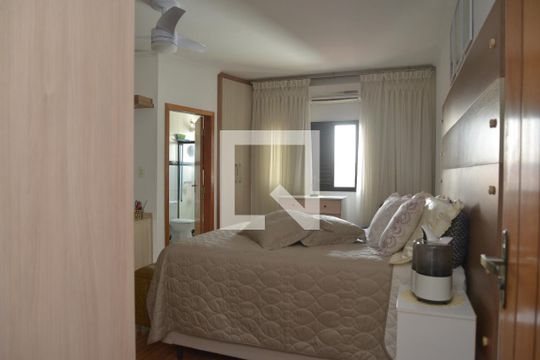 Quarto Suite 1 de casa à venda com 3 quartos, 300m² em Parque das Nações, Santo André