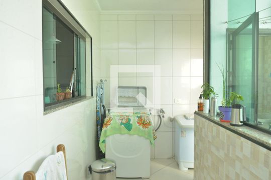 Área de serviço  de casa à venda com 3 quartos, 300m² em Parque das Nações, Santo André