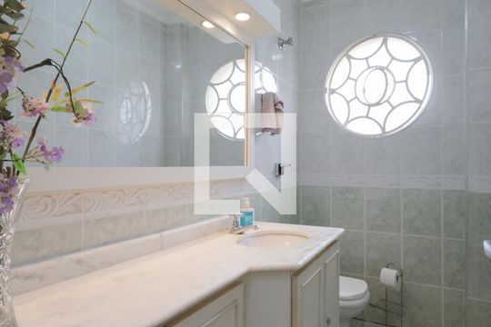 Lavabo de casa à venda com 3 quartos, 400m² em Santa Teresinha, São Paulo
