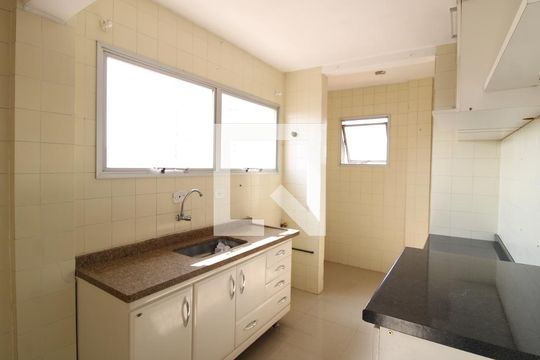 Cozinha de apartamento para alugar com 2 quartos, 52m² em Tucuruvi, São Paulo