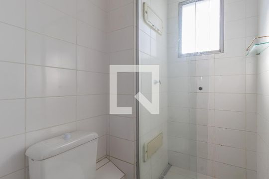 Banheiro de apartamento à venda com 2 quartos, 54m² em Sarandi, Porto Alegre