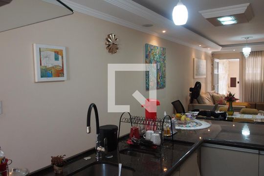 Cozinha de casa para alugar com 2 quartos, 349m² em Vila Santa Terezinha, Várzea Paulista
