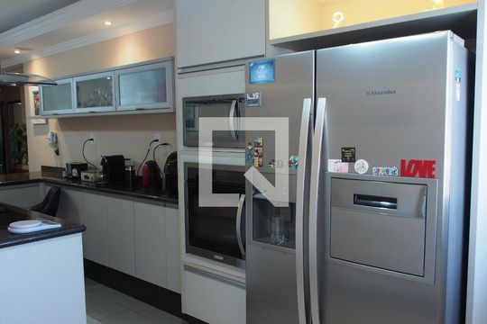 Cozinha de casa à venda com 2 quartos, 349m² em Vila Santa Terezinha, Várzea Paulista