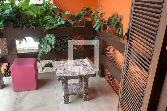 Casa à venda com 4 quartos, 400m² em São Francisco, Niterói