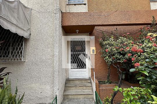 Entrada de apartamento à venda com 2 quartos, 50m² em Méier, Rio de Janeiro