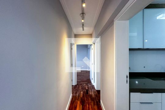 Corredor Quartos de apartamento à venda com 2 quartos, 100m² em Santo Amaro, São Paulo