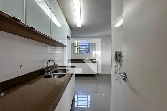 Cozinha de apartamento à venda com 2 quartos, 100m² em Santo Amaro, São Paulo