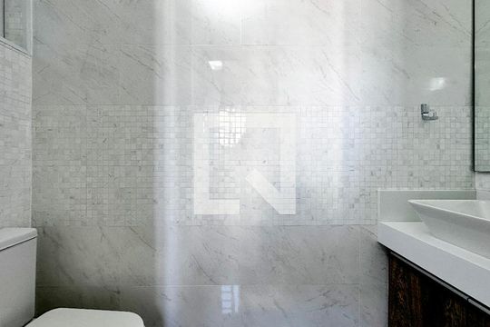 Banheiro Suíte de apartamento à venda com 2 quartos, 100m² em Santo Amaro, São Paulo