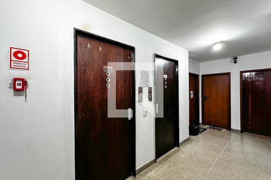 Hall Apartamento de apartamento à venda com 2 quartos, 100m² em Santo Amaro, São Paulo