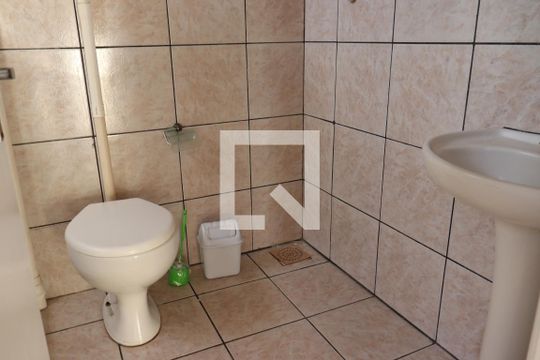 Banheiro de apartamento para alugar com 1 quarto, 60m² em Scharlau, São Leopoldo
