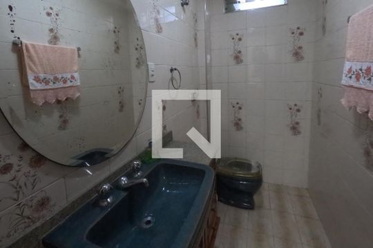Lavabo de apartamento para alugar com 4 quartos, 149m² em Gonzaga, Santos