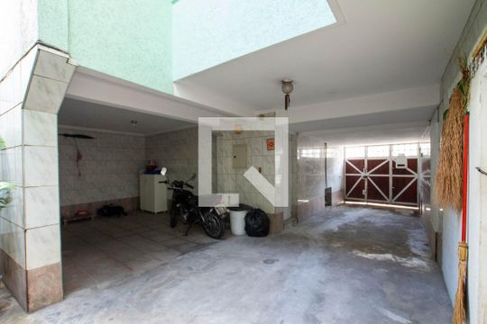 Garagem de casa para alugar com 3 quartos, 130m² em Vila Sao Joao, Guarulhos