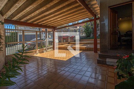 garagem de casa à venda com 3 quartos, 325m² em Vila Santo Estefano, São Paulo