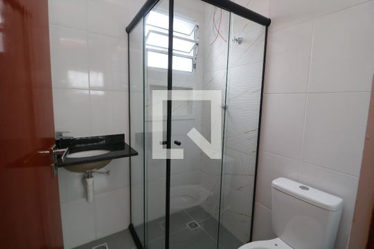 Banheiro de apartamento para alugar com 2 quartos, 46m² em Vila Carrão, São Paulo