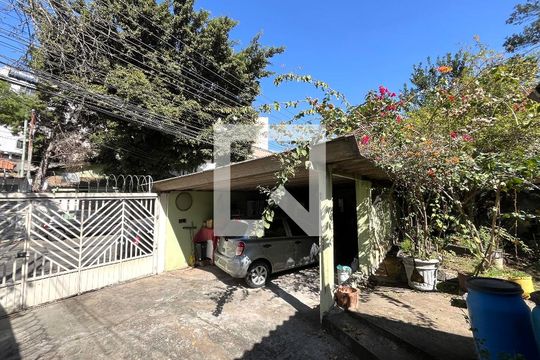 Garagem de casa à venda com 3 quartos, 200m² em Jabaquara, São Paulo
