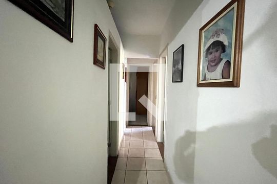 Corredor de casa à venda com 3 quartos, 200m² em Jabaquara, São Paulo