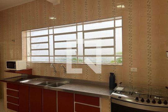 Cozinha de casa para alugar com 5 quartos, 430m² em Vila Romana, São Paulo