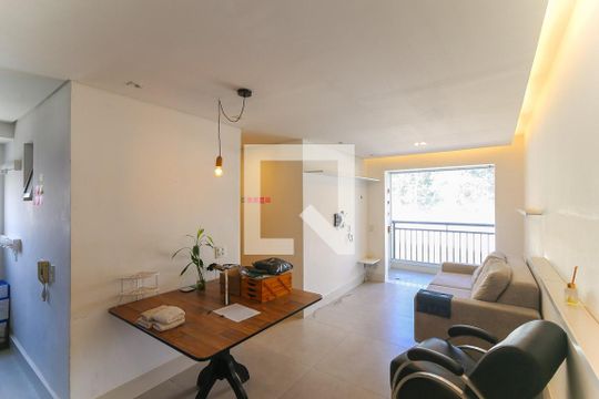 Apartamento para alugar com 2 quartos, 55m² em Parque Reboucas, São Paulo