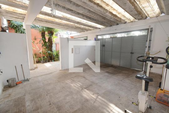 Garagem de casa à venda com 5 quartos, 300m² em Vila Arriete, São Paulo