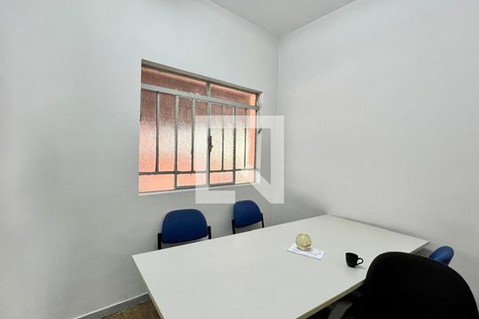 quarto 3 de casa à venda com 4 quartos, 350m² em Floresta, Belo Horizonte