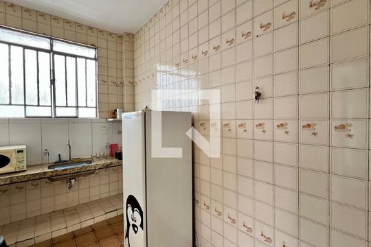 cozinha de casa à venda com 4 quartos, 350m² em Floresta, Belo Horizonte