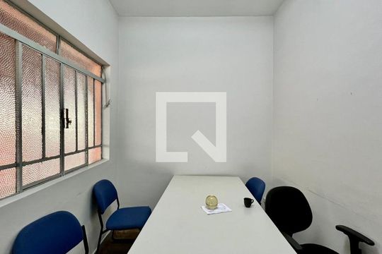 quarto 3 de casa à venda com 4 quartos, 350m² em Floresta, Belo Horizonte