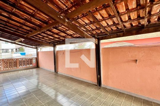 Área comum de casa à venda com 4 quartos, 350m² em Floresta, Belo Horizonte