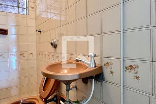 banheiro de casa à venda com 4 quartos, 350m² em Floresta, Belo Horizonte