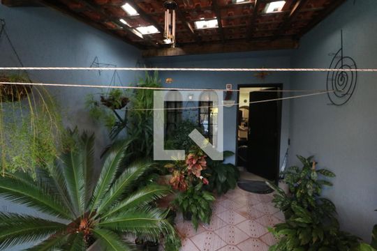Garagem de casa à venda com 2 quartos, 104m² em Jardim Vila Formosa, São Paulo