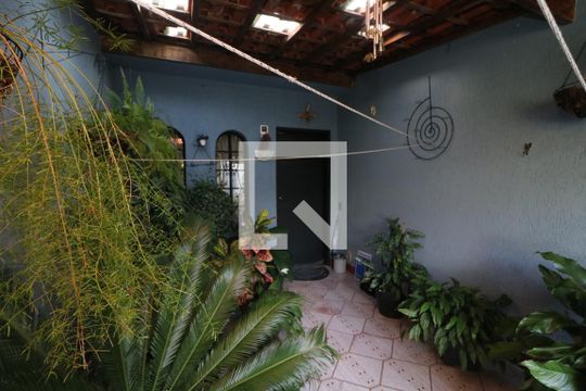 Garagem de casa à venda com 2 quartos, 104m² em Jardim Vila Formosa, São Paulo