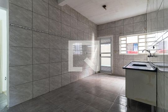 Cozinha de casa para alugar com 2 quartos, 55m² em Vila Vera, São Paulo