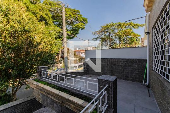 Terraço de casa para alugar com 3 quartos, 320m² em Vila Monumento, São Paulo