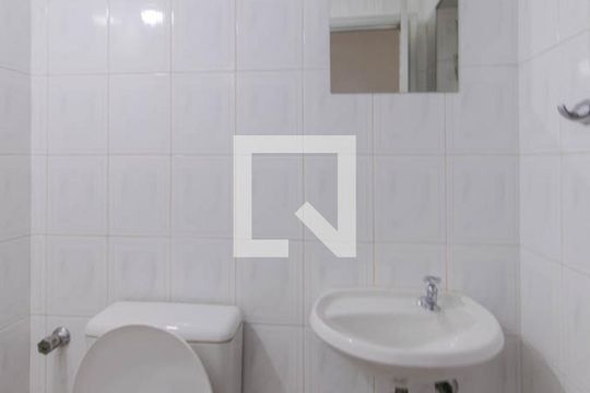 Banheiro da Garagem de casa para alugar com 3 quartos, 320m² em Vila Monumento, São Paulo