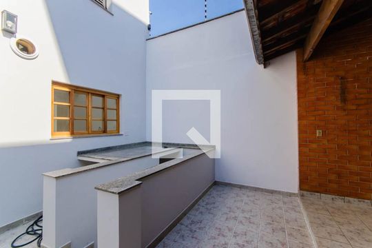 Quintal de casa para alugar com 3 quartos, 320m² em Vila Monumento, São Paulo