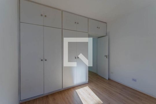 Quarto 3 de casa para alugar com 3 quartos, 320m² em Vila Monumento, São Paulo