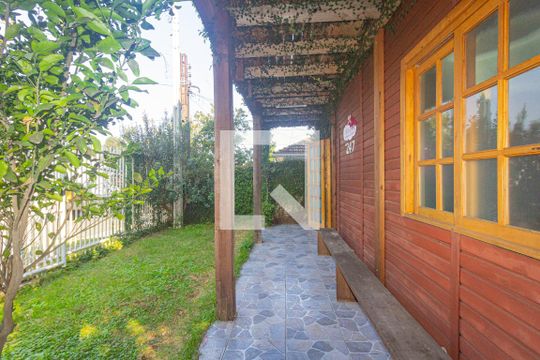 Jardim de casa à venda com 5 quartos, 200m² em Nossa Senhora das Gracas, Canoas