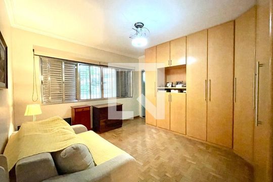 Casa à venda com 4 quartos, 200m² em Mirandópolis, São Paulo